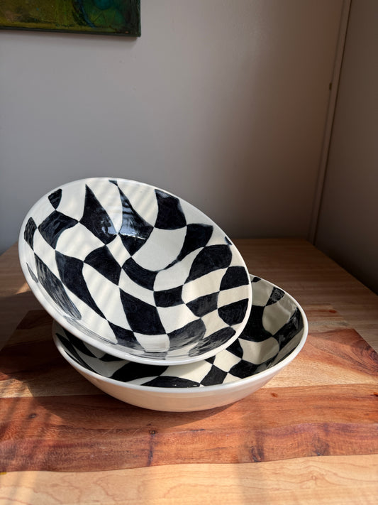 Wavy Checkered Bowl/Plate Set