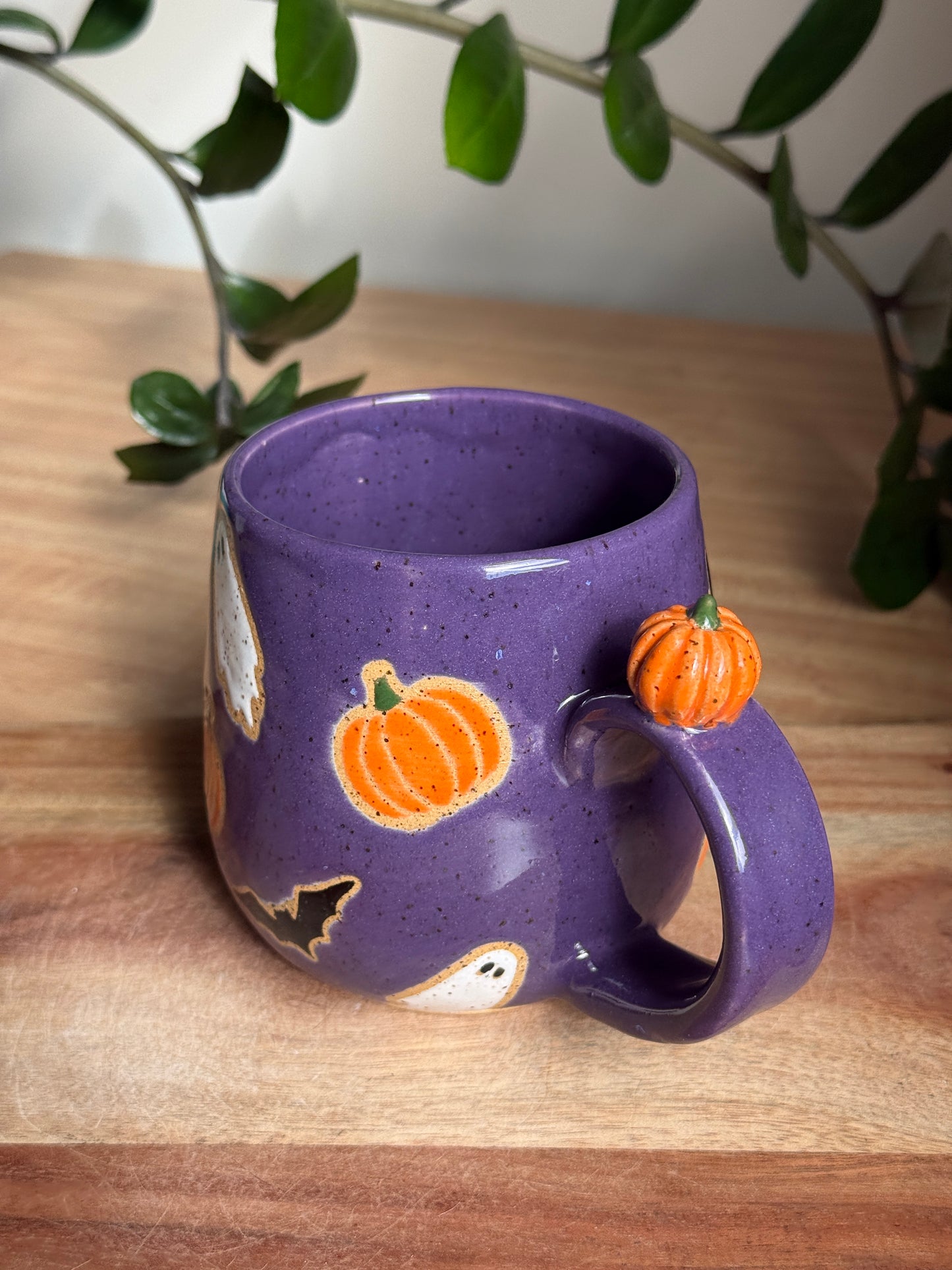 Purple Halloween Mug w. Pumpkin Thumbrest